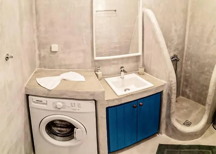 House Blue Daire Kostos